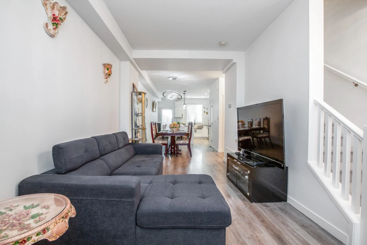 Guest Bathroom Photo of 56 5945 176a Street, Surrey, BC