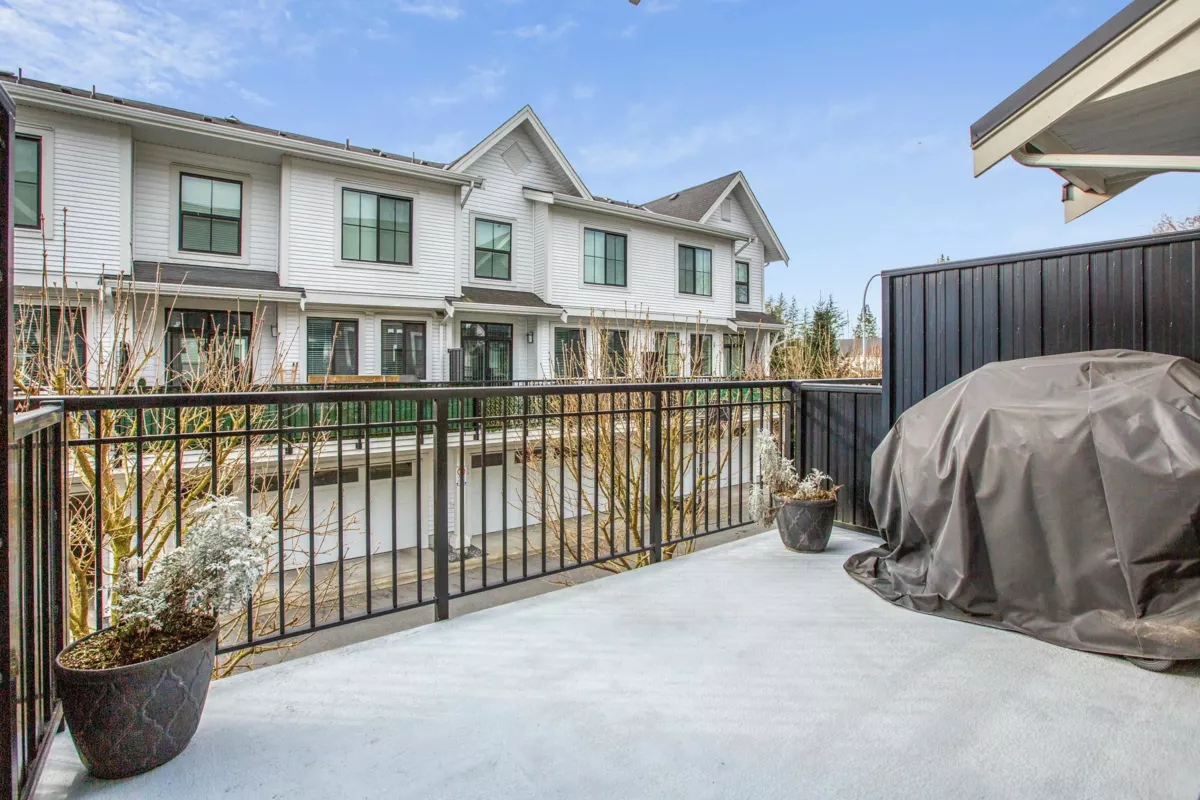 Powder Room Photo of 56 5945 176a Street, Surrey, BC