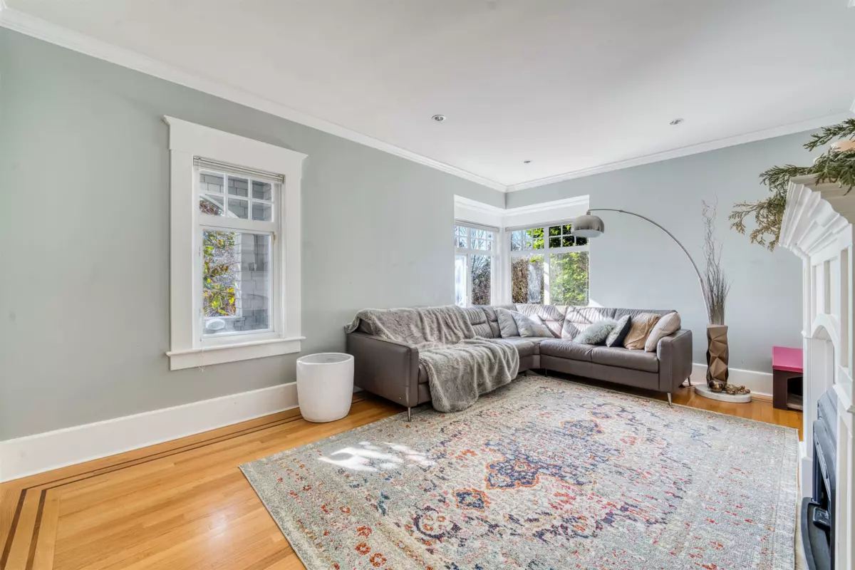 Breakfast Nook Photo of 1987 W 37th Avenue, Vancouver, BC