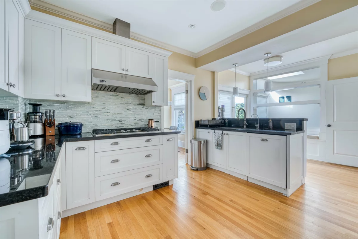 Primary Bathroom Photo of 1987 W 37th Avenue, Vancouver, BC