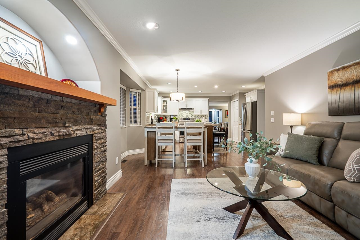 Guest Bathroom Photo of 26859 24a Avenue, Langley, BC