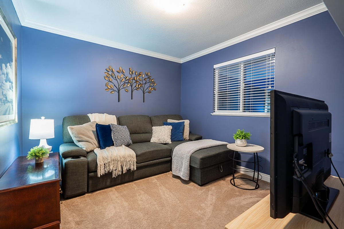 Hallway Photo of 26859 24a Avenue, Langley, BC