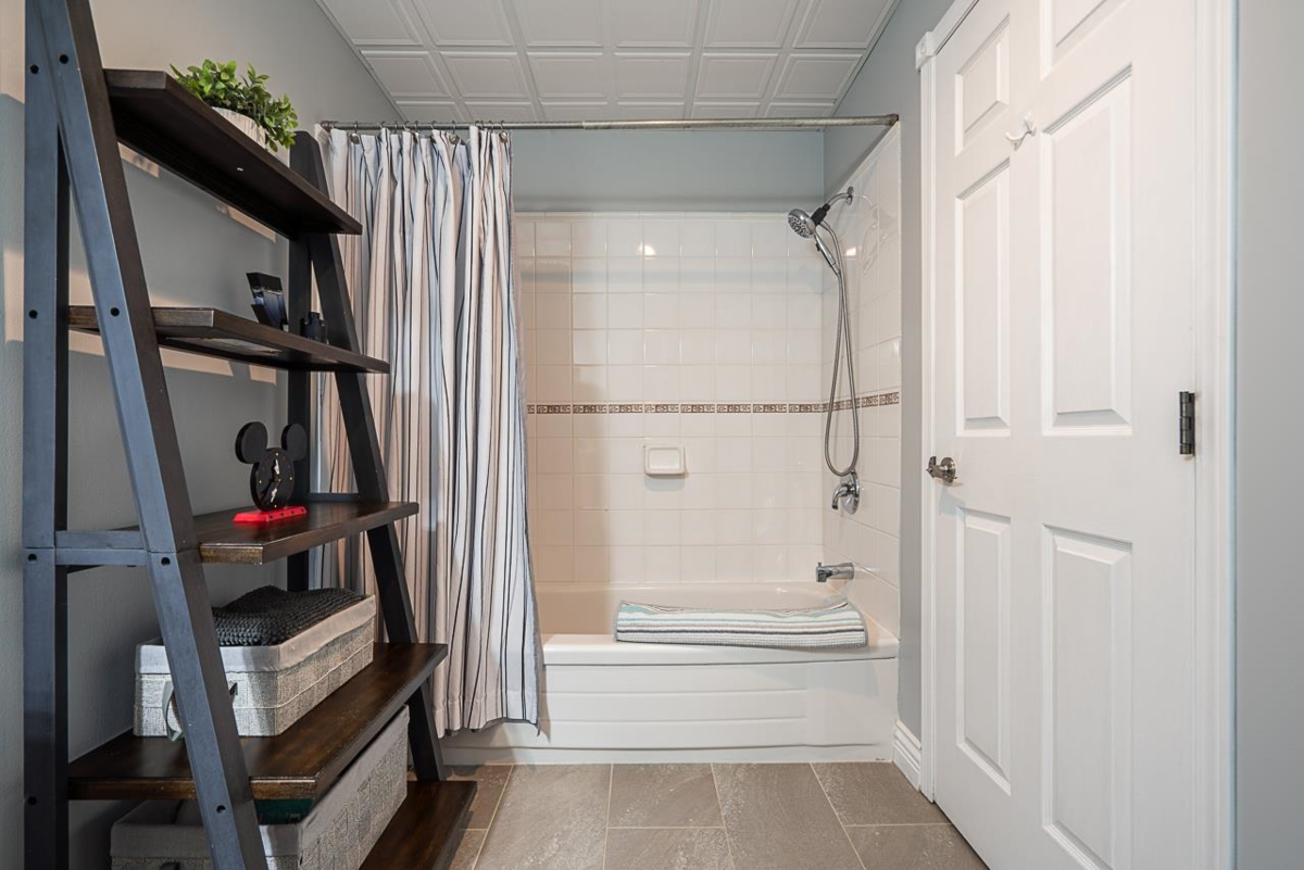 Hot Tub / Spa Photo of 26859 24a Avenue, Langley, BC