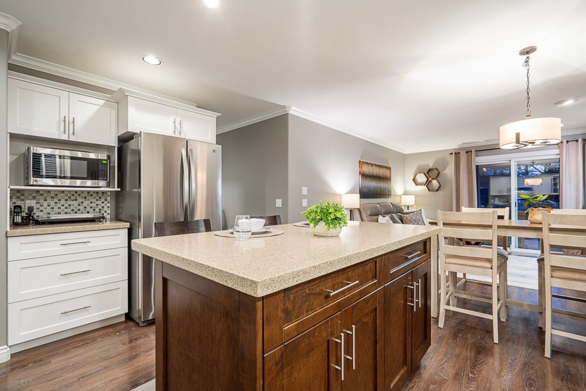 Kitchen Island Photo of 26859 24a Avenue, Langley, BC