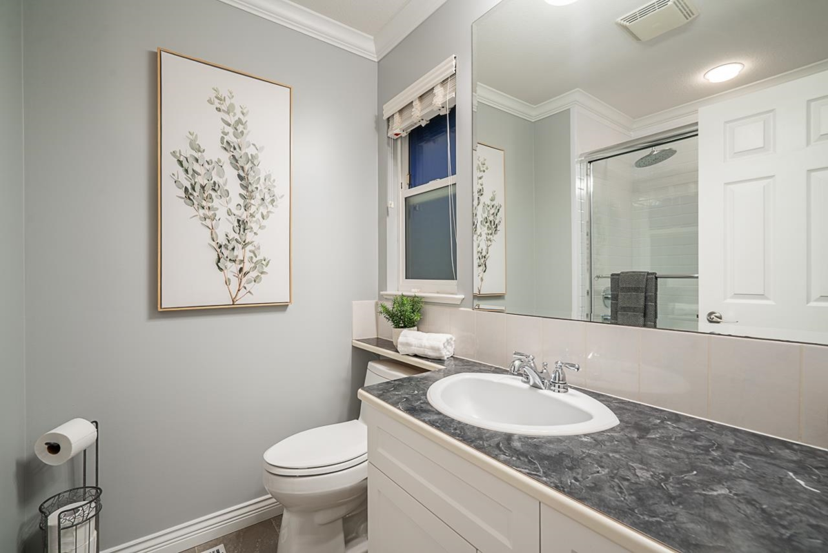 Mudroom Photo of 26859 24a Avenue, Langley, BC