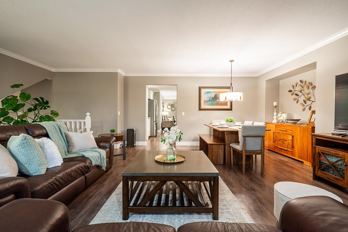 Walk-In Closet Photo of 26859 24a Avenue, Langley, BC