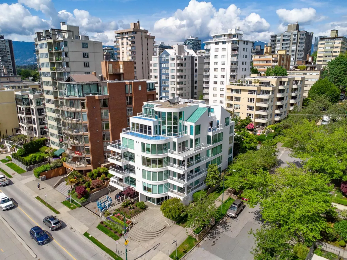 Laundry Room Photo of 3B 1403 Beach Avenue, Vancouver, BC