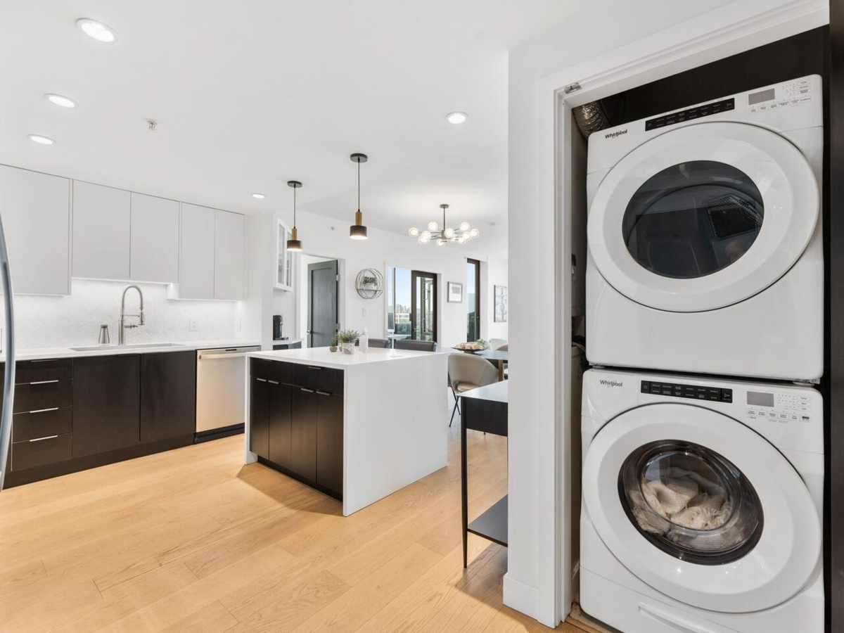 Basement Recreation Room Photo of 2301 280 Ross Drive, New Westminster, BC