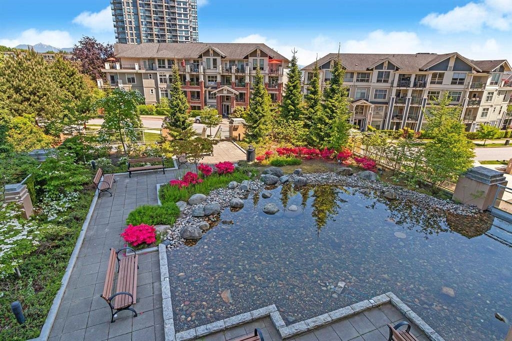 Front Yard Photo of 2301 280 Ross Drive, New Westminster, BC