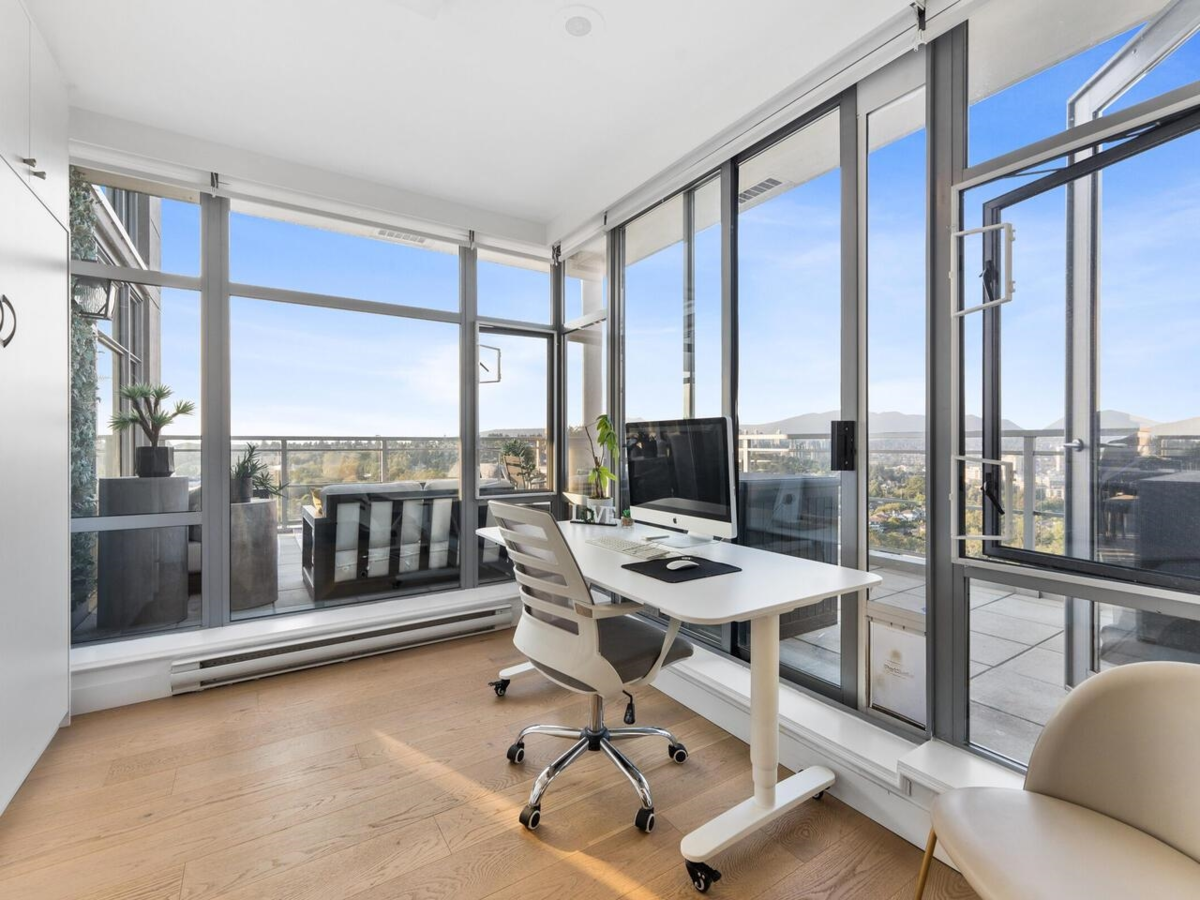 Kitchen Photo of 2301 280 Ross Drive, New Westminster, BC
