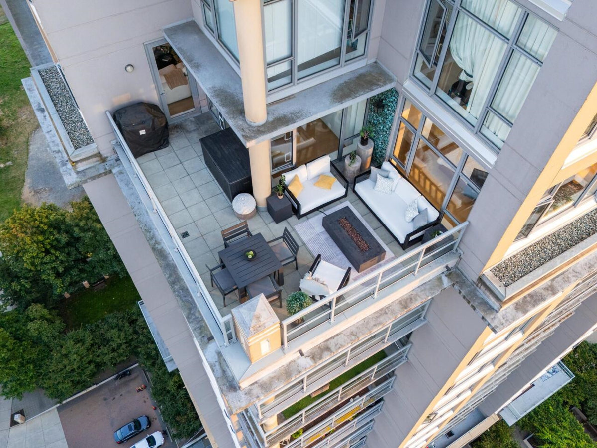 Living Room Photo of 2301 280 Ross Drive, New Westminster, BC
