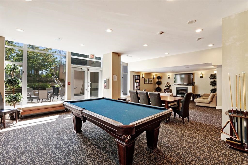 Swimming Pool Photo of 2301 280 Ross Drive, New Westminster, BC