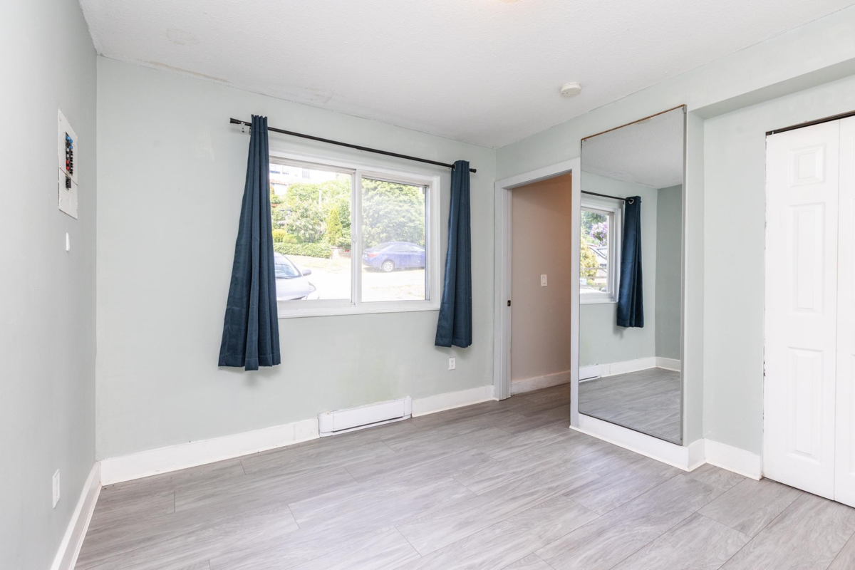 Entry Foyer Photo of 14788 Gordon Avenue, White Rock, BC
