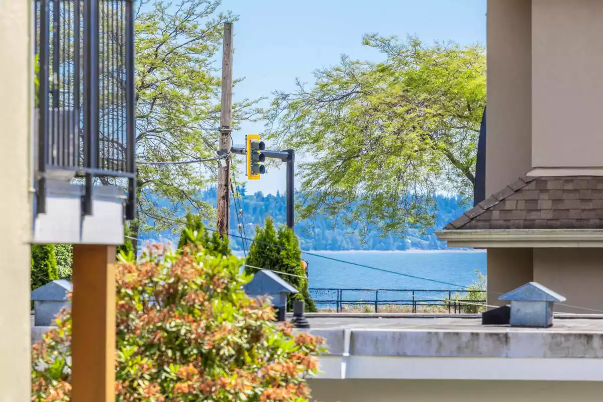 Garden / Landscaping Photo of 14788 Gordon Avenue, White Rock, BC