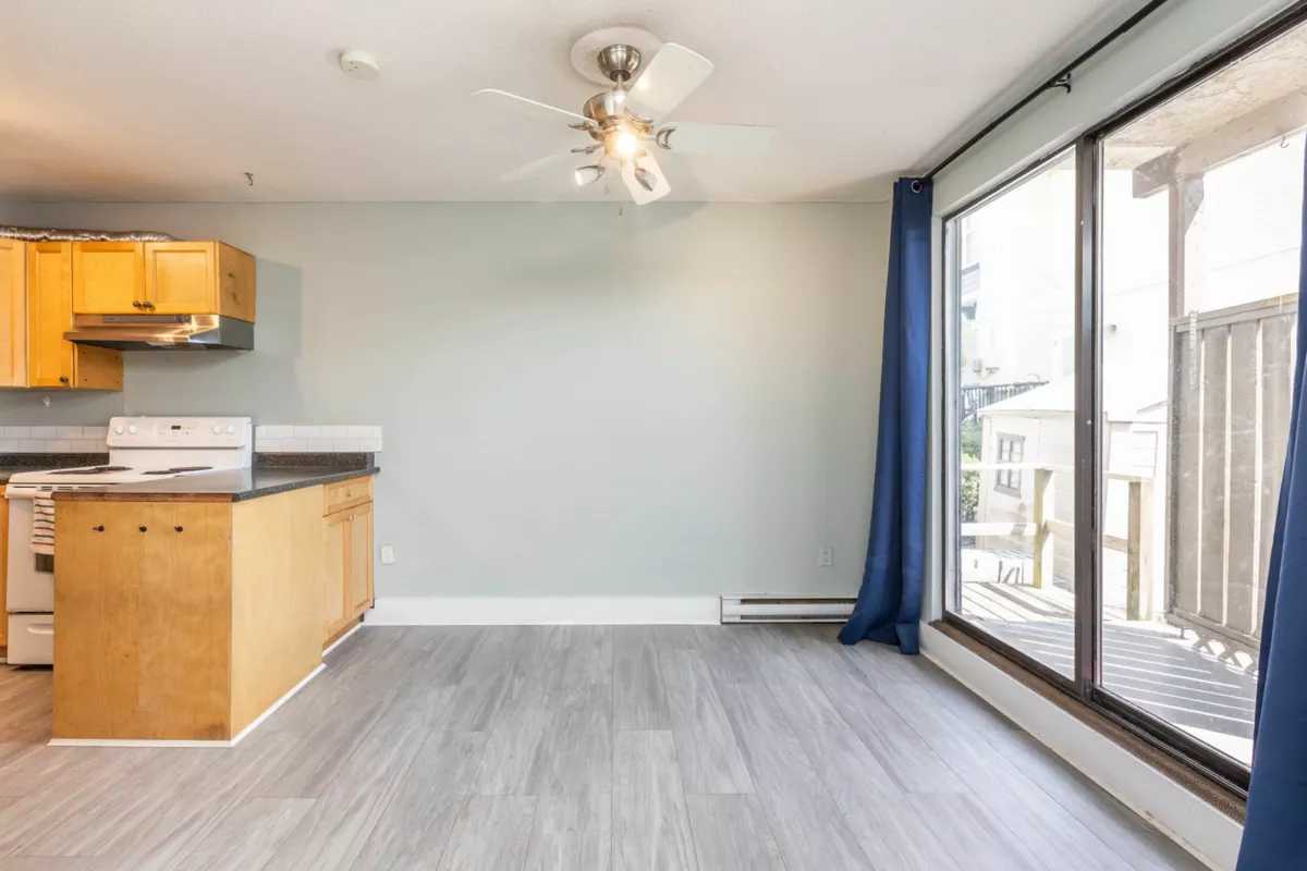 Guest Bathroom Photo of 14788 Gordon Avenue, White Rock, BC