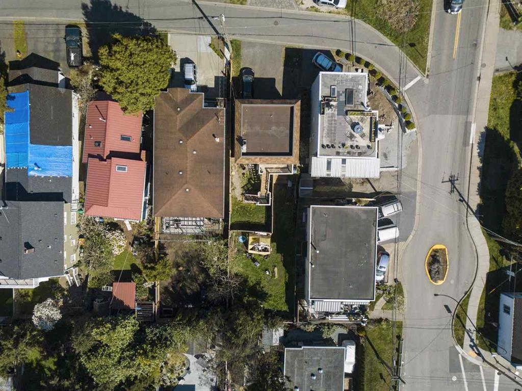 Kitchen Island Photo of 14788 Gordon Avenue, White Rock, BC