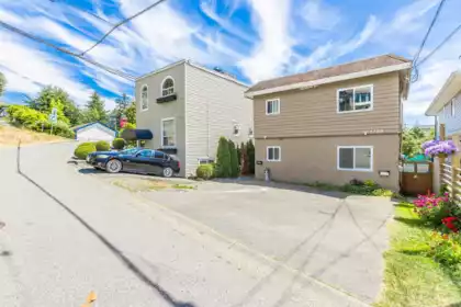 Family Room Photo of 14788 Gordon Avenue, White Rock, BC