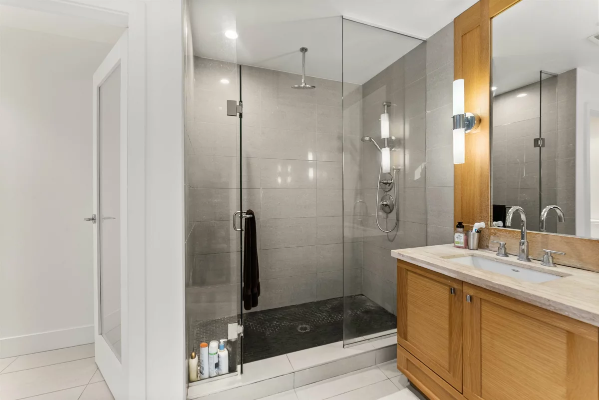 Entry Foyer Photo of 41 3639 Aldercrest Drive, North Vancouver, BC