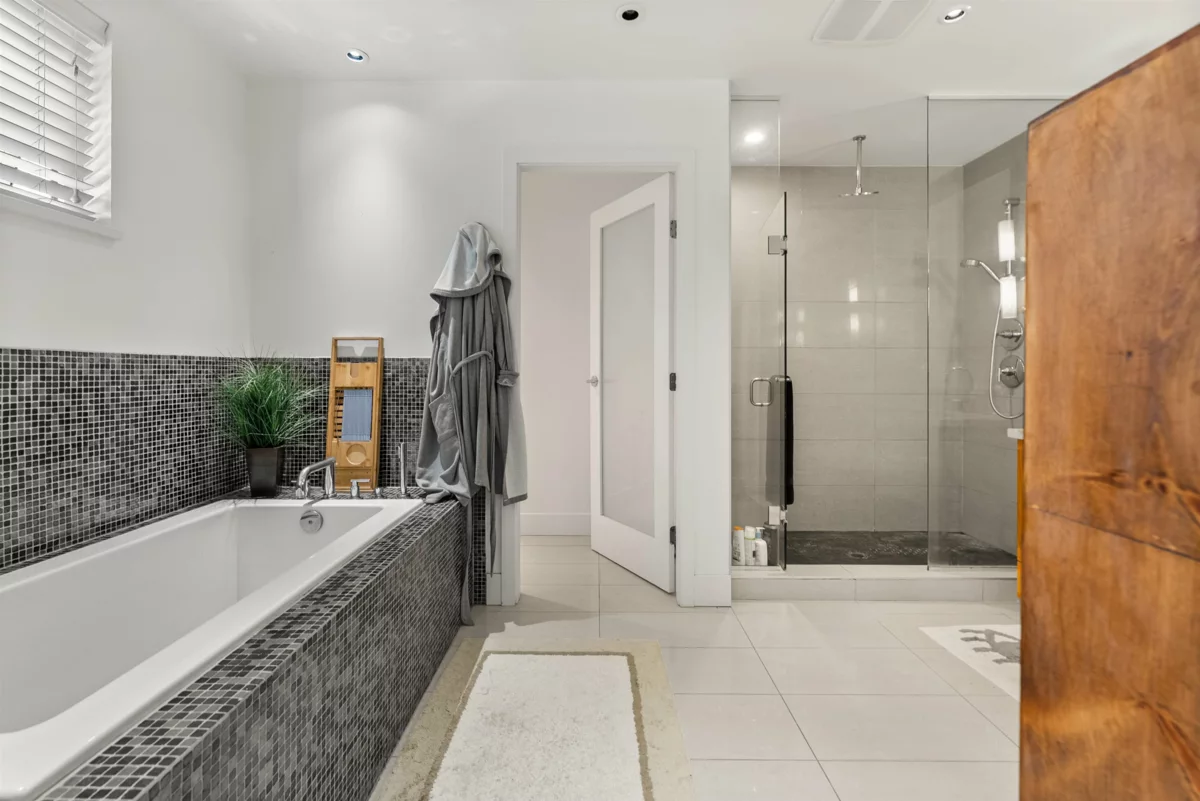 Laundry Room Photo of 41 3639 Aldercrest Drive, North Vancouver, BC