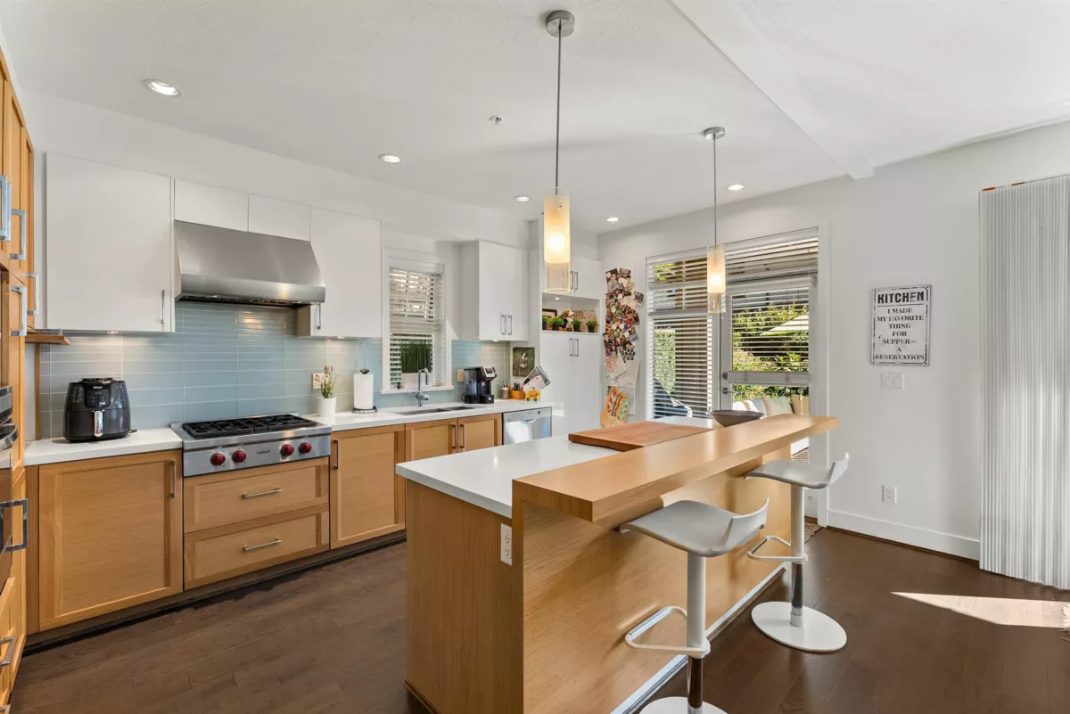 Primary Bathroom Photo of 41 3639 Aldercrest Drive, North Vancouver, BC