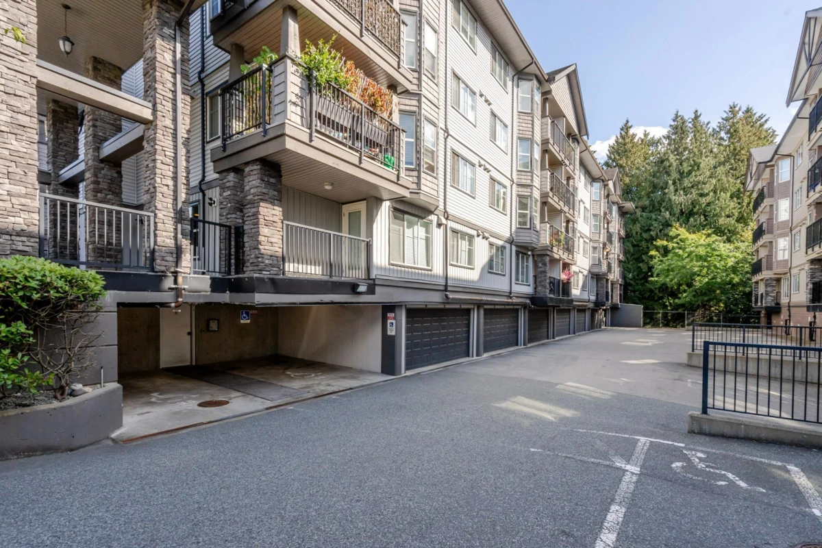 Front Yard Photo of 409 5474 198th Street, Langley, BC