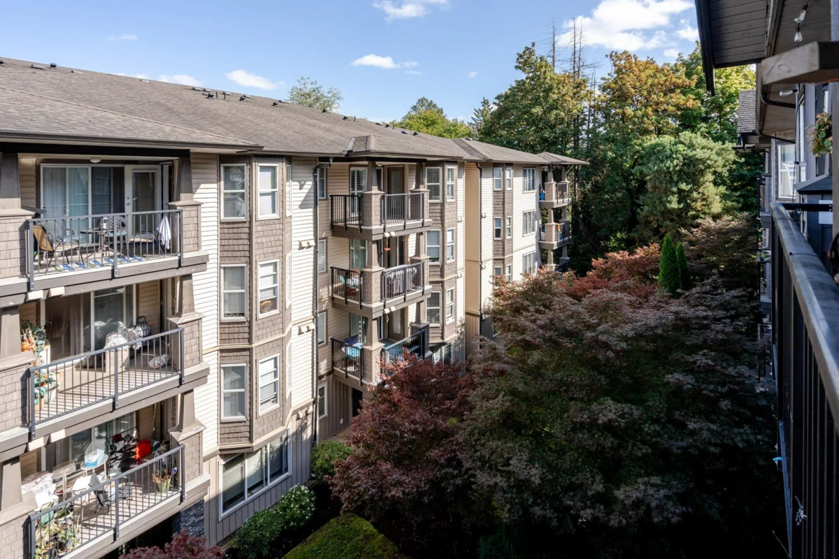 Walk-In Closet Photo of 409 5474 198th Street, Langley, BC