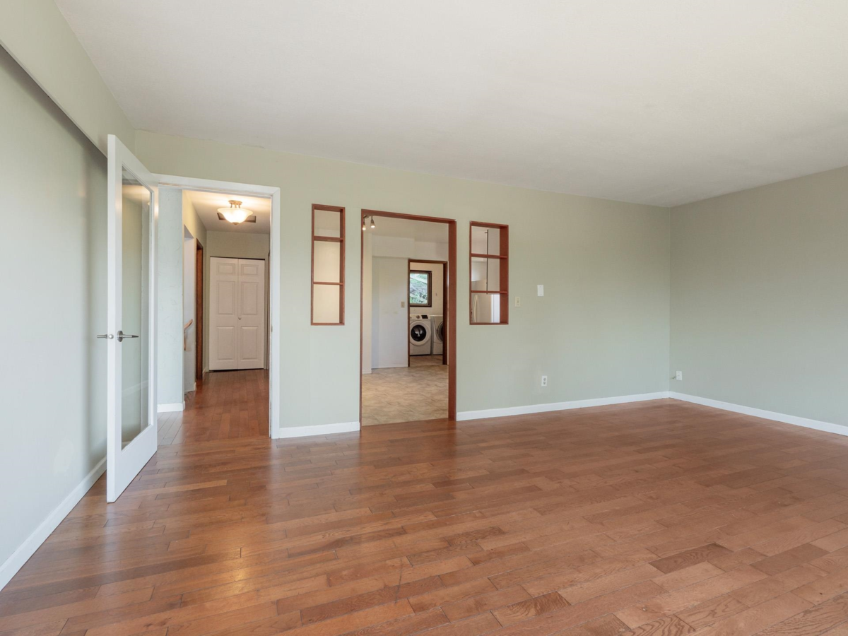 Breakfast Nook Photo of 642 Gower Point Road, Gibsons, BC