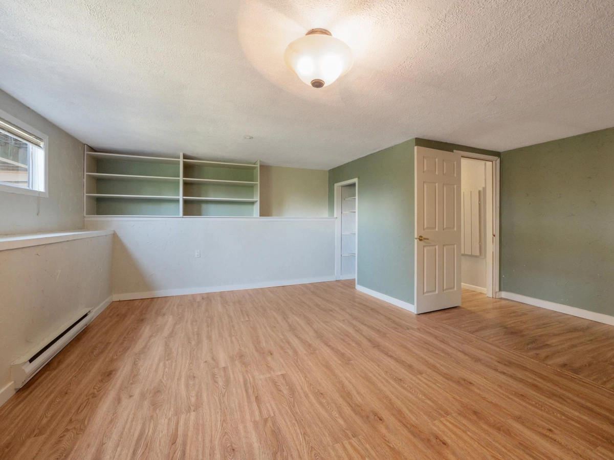 Powder Room Photo of 642 Gower Point Road, Gibsons, BC