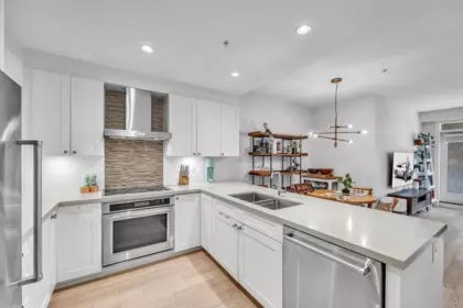 306 3399 Noel Drive, Burnaby, BC, Burnaby — Apartment/Condo for sale