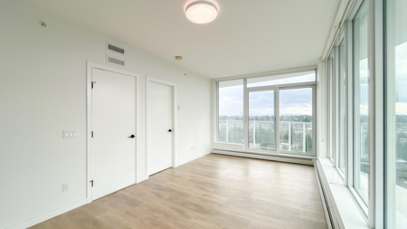 Kitchen Photo of 2305 13685 102 Avenue, Surrey, BC