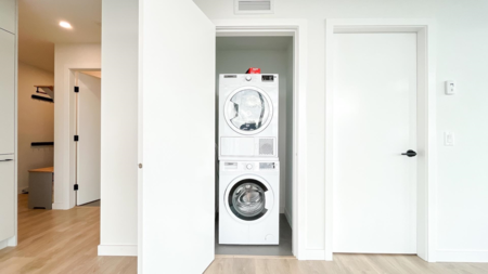 Walk-In Closet Photo of 2305 13685 102 Avenue, Surrey, BC