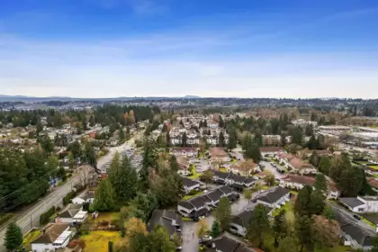 Fitness Center Photo Near 145 7287 140 Street, Surrey, BC