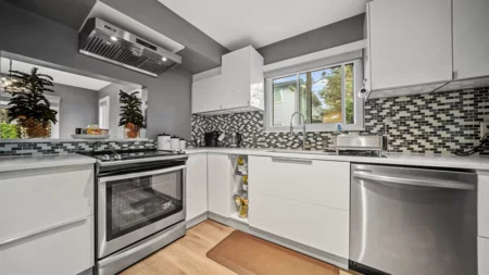 Primary Bathroom Photo of 145 7287 140 Street, Surrey, BC