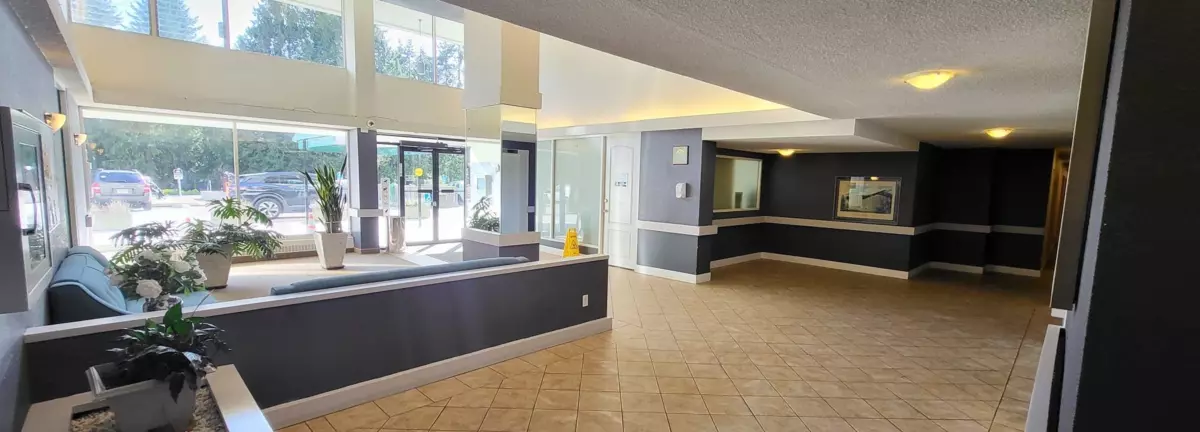 Family Room Photo of 705 2012 Fullerton Avenue, North Vancouver, BC
