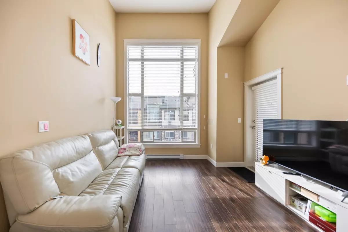 Family Room Photo of 403 12655 190a Street, Pitt Meadows, BC