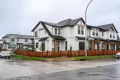 20484 76 Avenue, Langley, BC, Langley — Row House (Non-Strata) for sale
