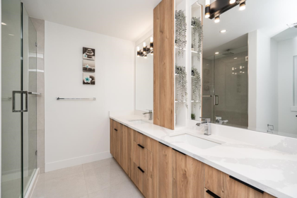 Primary Bathroom Photo of 20484 76 Avenue, Langley, BC