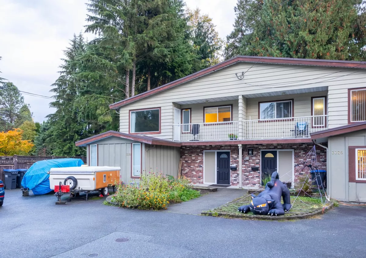 Living Room Photo of 3326 3330 Finley Street, Port Coquitlam, BC