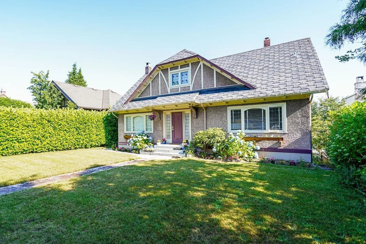 Living Room Photo of 3945 W 10th Avenue, Vancouver, BC