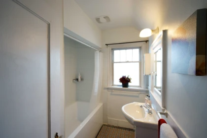 Entry Foyer Photo of 3945 W 10th Avenue, Vancouver, BC