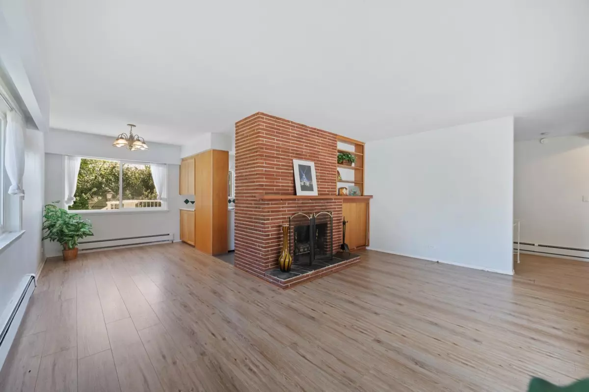 Dining Area Photo of 320 Walker Street, Coquitlam, BC