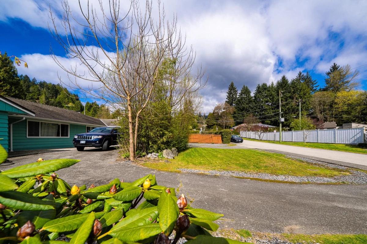 Family Room Photo of 690 Burley Drive, West Vancouver, BC