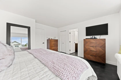 Hallway Photo of 6676 185 Street, Surrey, BC
