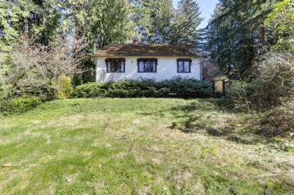 Breakfast Nook Photo of 1825 Drummond Drive, Vancouver, BC