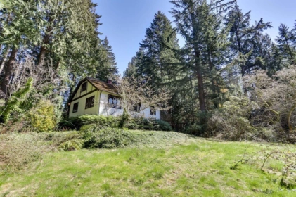 Pantry Photo of 1825 Drummond Drive, Vancouver, BC