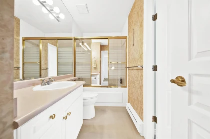 Entry Foyer Photo of 54 8428 Venture Way, Surrey, BC