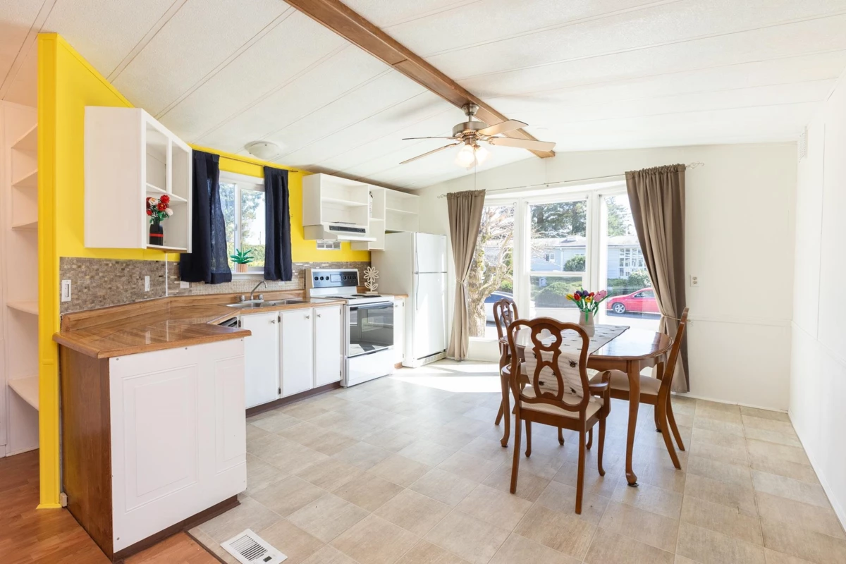 Dining Area Photo of 129 27111 Avenue, Langley, BC