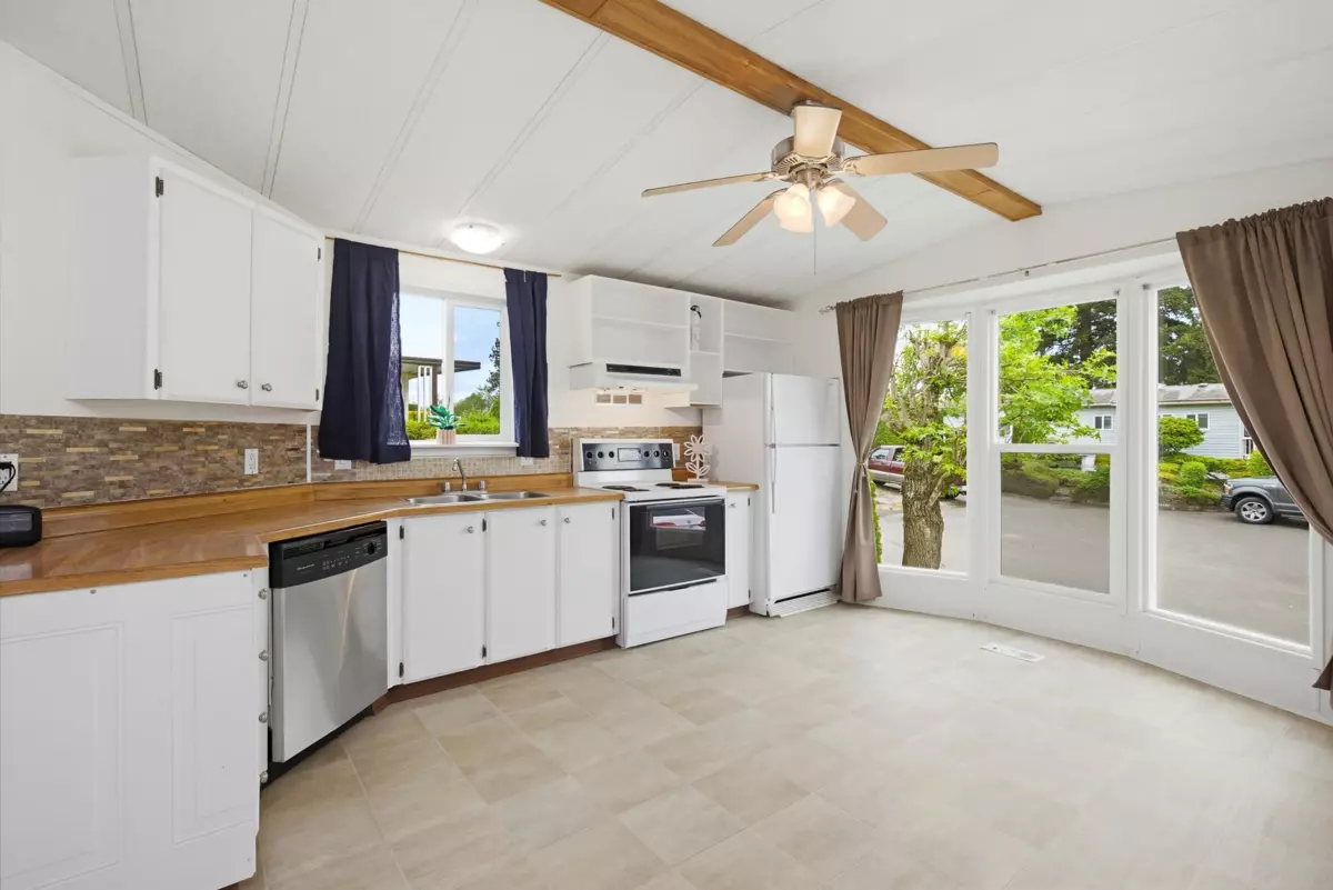 Family Room Photo of 129 27111 Avenue, Langley, BC
