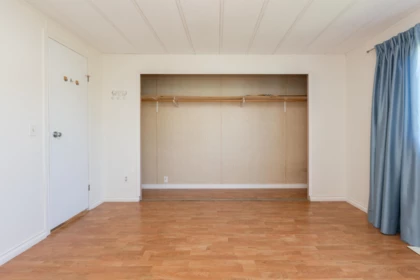 Entry Foyer Photo of 129 27111 Avenue, Langley, BC