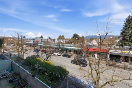 Front Yard Photo of 211 3250 W Broadway, Vancouver, BC